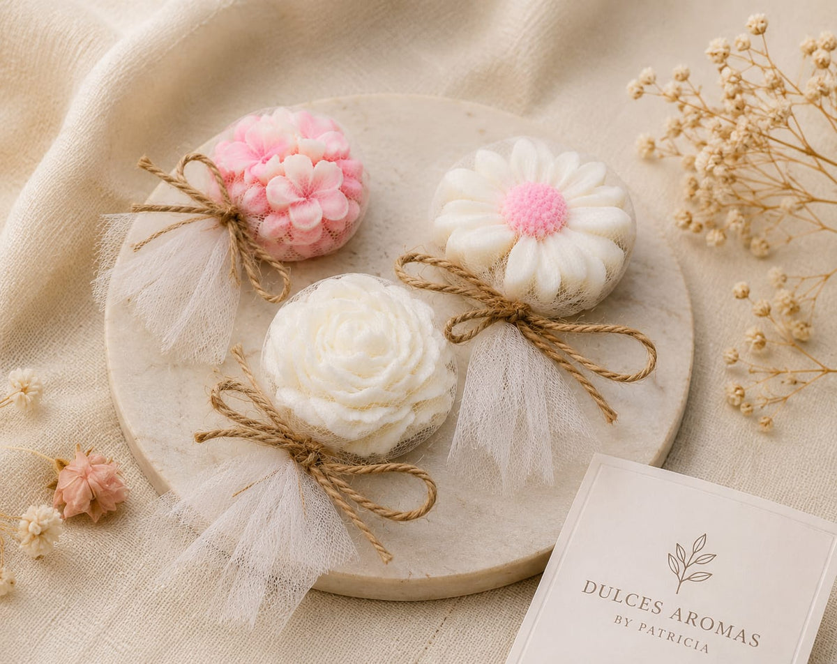 Vela Detalle Floral - tres diseños: hortensia rosa, rosa blanca y margarita