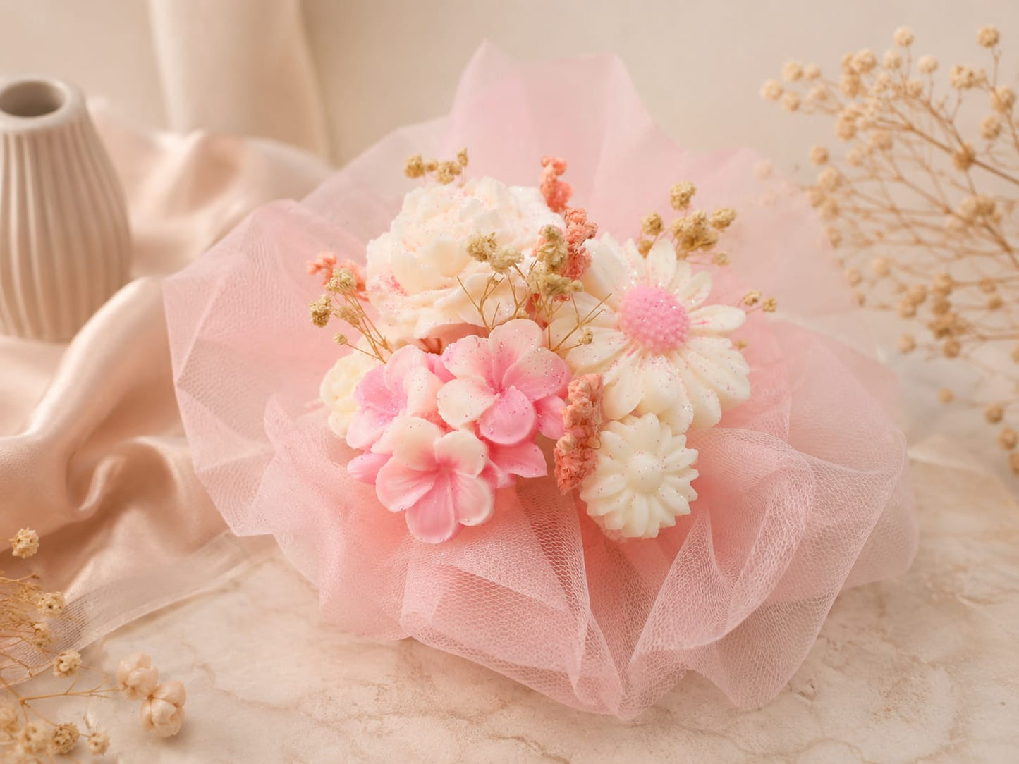 Vela ramo floral rosa y blanco con tul